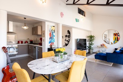 L'Avant Scène 84, Location de Vacances au Pontet