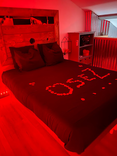 Les Jeux Interdits | Love Room, Chambre D'hôtes à Sanilhac-Sagriès
