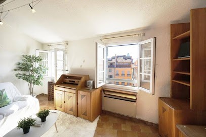 GregBnb.com - Centre ancien - T2 Mezzanine - 6e étage, Location de Vacances à Toulon