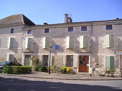 La maison du tilleul argenté, Chambre d'Hôtes à Courcôme