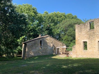 Loft Dans Moulin Independant 18e Siecle En Bord De Riviere, Piscine Privee 15x3, Location de Vacances à Uzès
