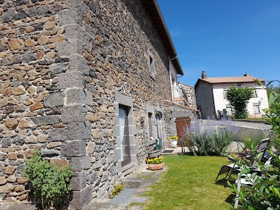 L'écurie De Chez Vialard, Chambre d'Hôtes à Chanat-la-Mouteyre