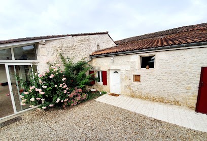 A L' Abri du Pin, Chambre d'Hôtes à Balzac
