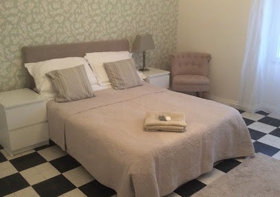 La Bonne Maison, Chambre d'Hôtes à Cessenon-sur-Orb