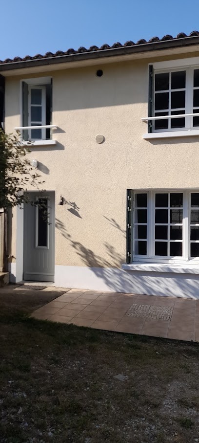 Maison de campagne, bulle de verdure - Montbron, Maison d'Hôtes à Montbron