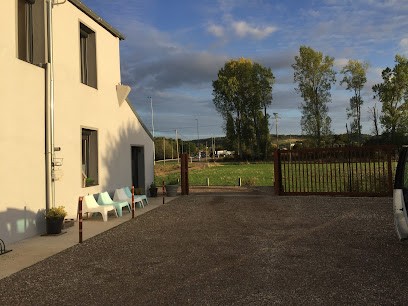 LES SAINFOINS, Location de Vacances à Villeneuve-sur-Yonne