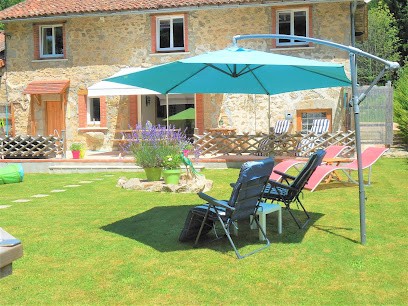 Les Montades Gite, Location de Vacances à Marval
