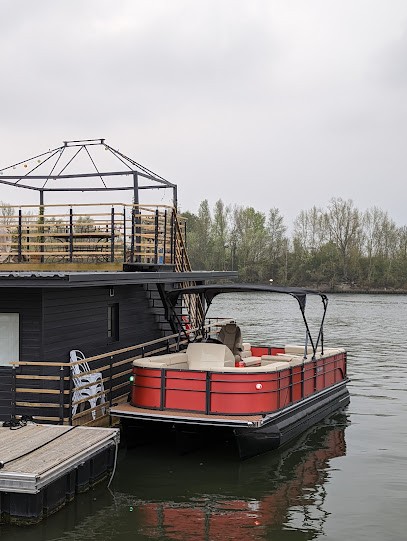 WeStay HouseBoat, Location de Vacances à Vaux-sur-Seine