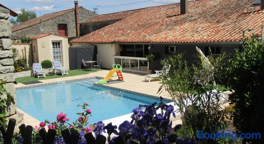 The Chamber, Chambre d'Hôtes à Saint-Pierre-le-Vieux