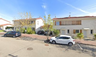 Chambre dans maison neuve, Chambre d'Hôtes à Genas