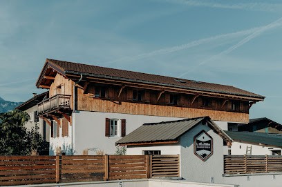 La Villa d'Hélène : Chambre d'hôtes, Gîte de groupe et Appartement, Chambre d'Hôtes à Cluses