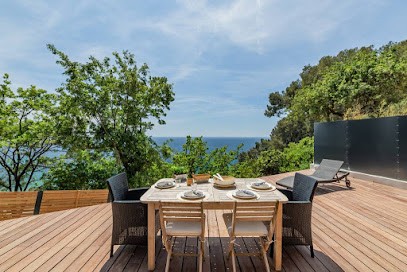 Chalet Little Paradise, Location de Vacances au Pradet