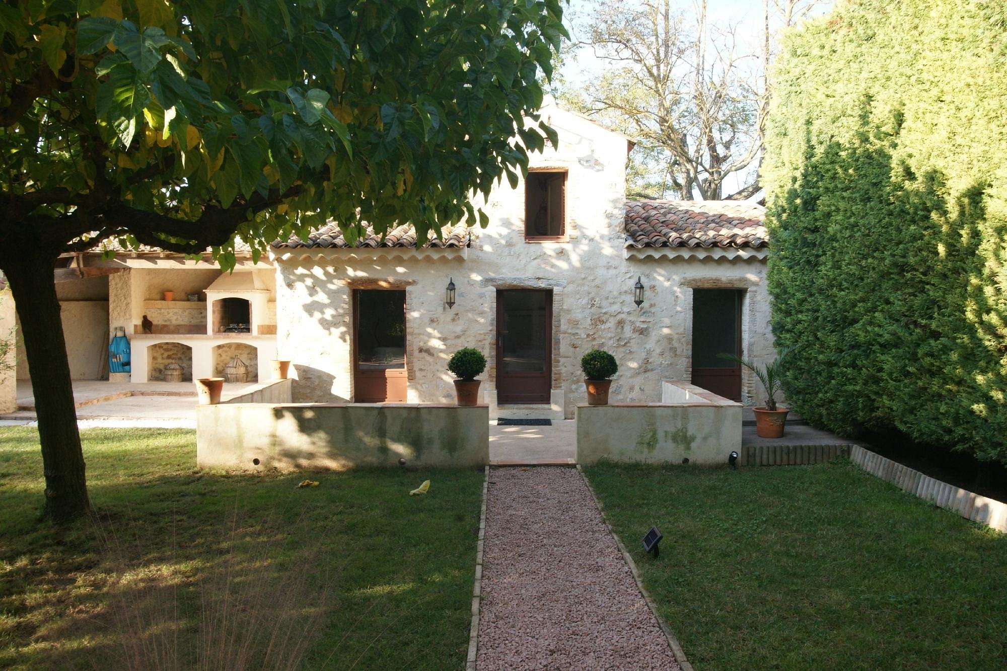 L'Abri Du Poète, Chambre d'Hôtes à Besse-sur-Issole