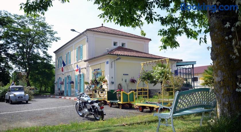 Avenue de la Gare, Chambre d'Hôtes à Riscle