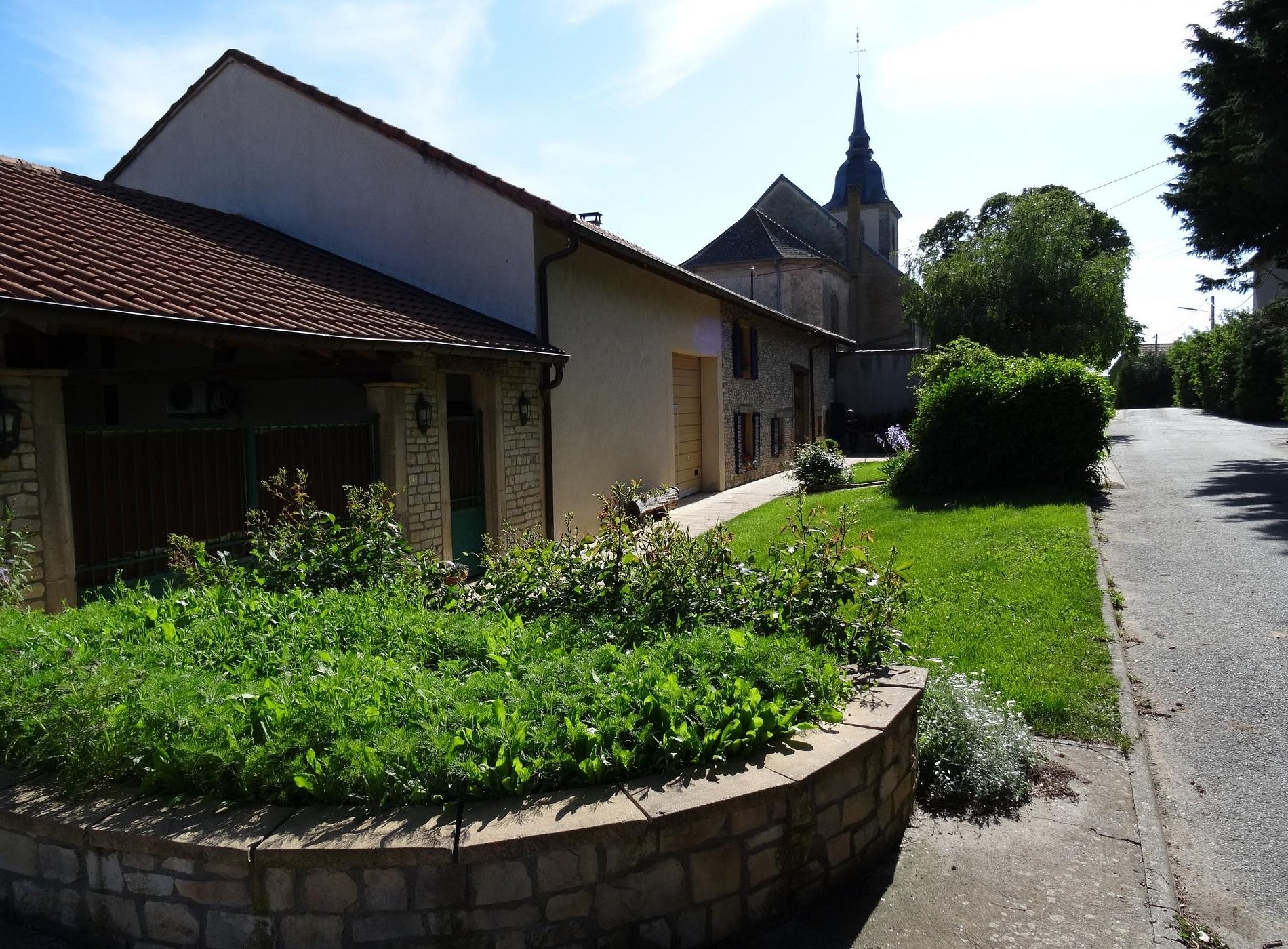La Dame Blanche: Chambres et table d'hôtes Bed & Breakfast de charme en Lorraine, Chambre d'Hôtes à Bérig-Vintrange