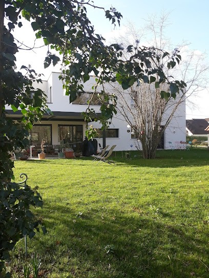 Le Clos Des Acacias, Chambre d'Hôtes à Givry