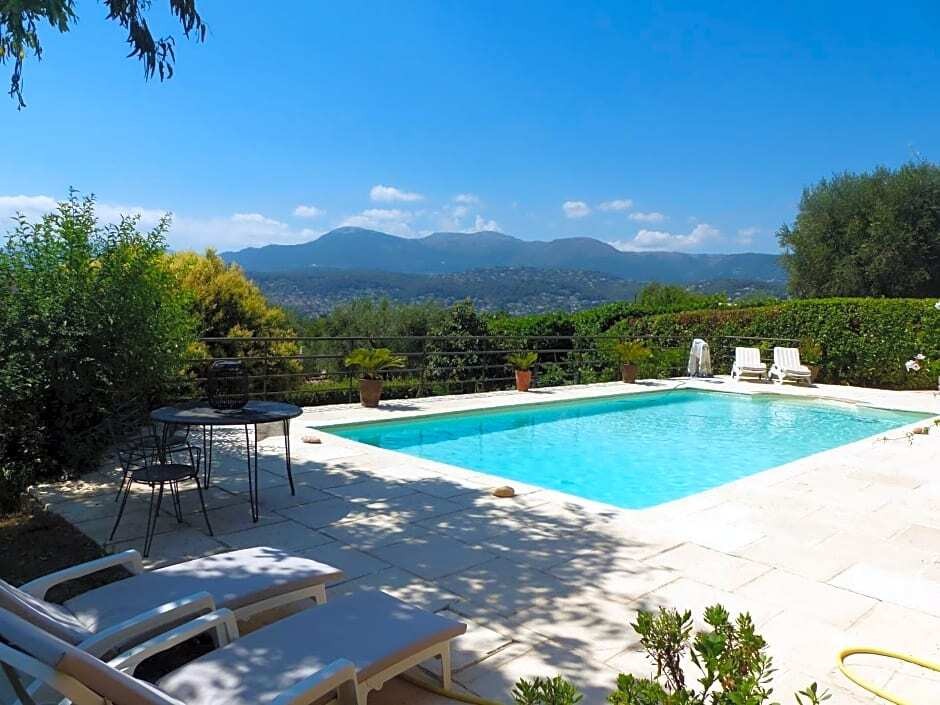 Les collines de St Paul, Chambre d'Hôtes à Saint-Paul-de-Vence
