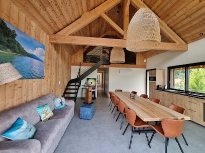 Les Chalets de Conjux, Location de Vacances à Conjux