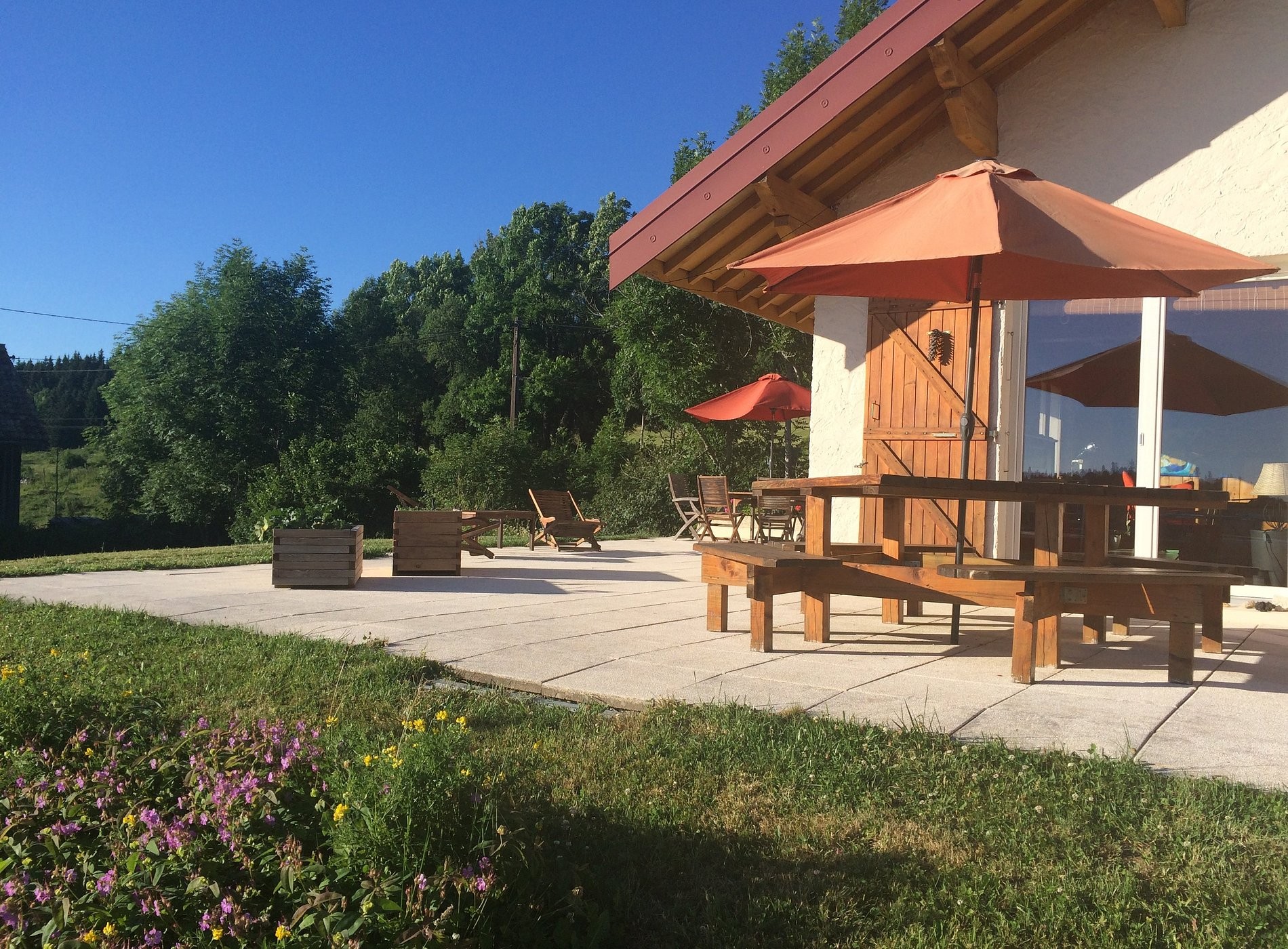 Au Charnet : location gîte - chambres d'hôtes location de vacances montagnes Jura Metabief Doubs, Chambre d'Hôtes aux Fourgs