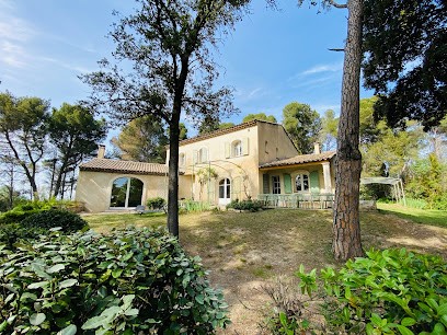 La Villa Du Chateau Saint Laurent, Location de Vacances à Morières-lès-Avignon