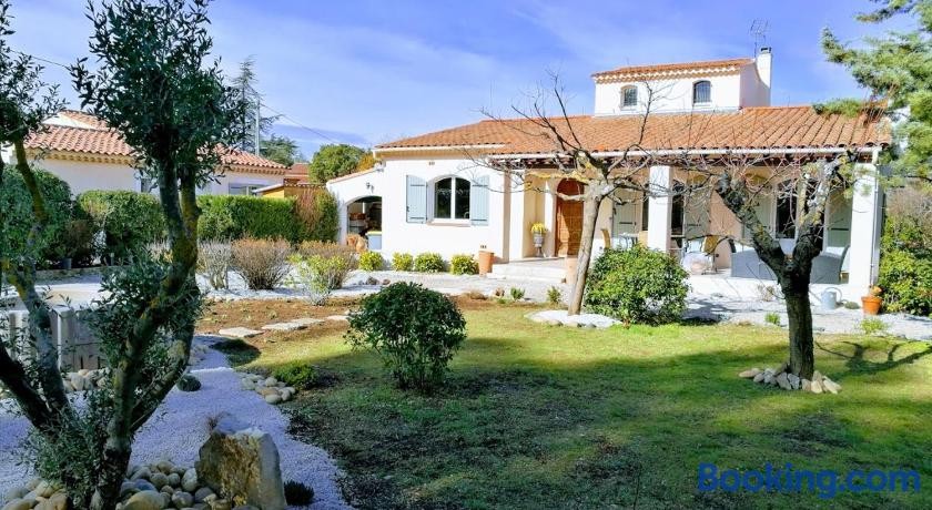 Les Coronilles, Chambre d'Hôtes à Saint-Maximin-la-Sainte-Baume