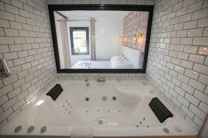 MAEV - Le Maleville, Location de Vacances à Périgueux