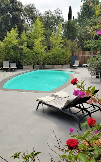 Les Écureuils: Studio Avec Piscine À Saint-Raphaël Dans Le Var, Au Calme Et Climatisé , Proche Mer Et Fréjus, En Côte D'azur Location De Vacances à Saint-Raphaël