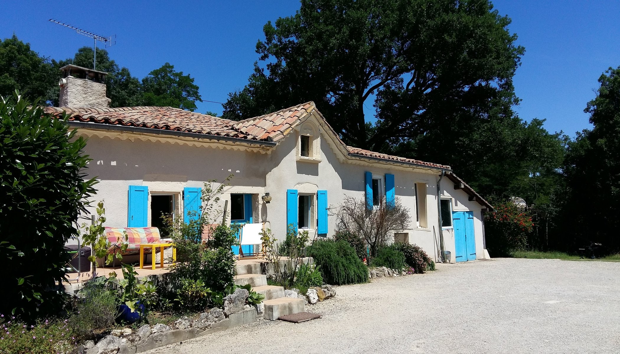 Colline de Boutiès _ nature, insolite, convivial, Chambre d'Hôtes à Labarthe