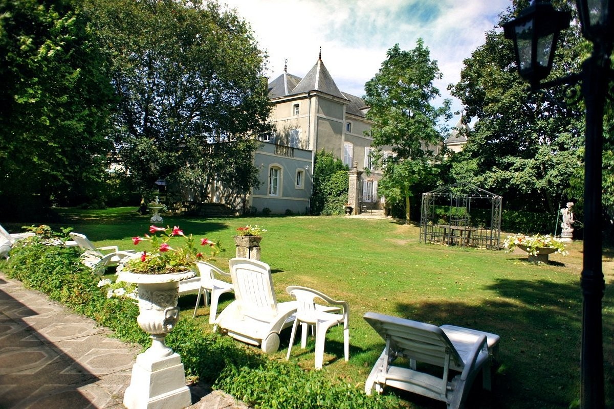 Chateau de Labessiere, Chambre d'Hôtes à Ancemont