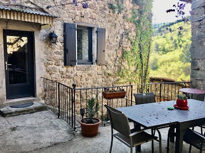 Gites de la Chataigneraie, Location de Vacances à Lentillères