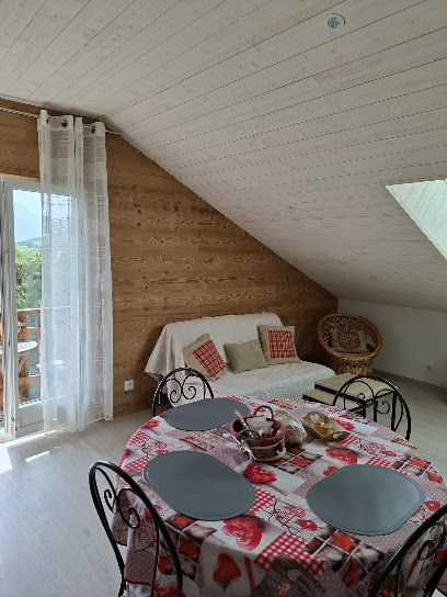 Appartement Les Ormes, T2 Indépendant Location De Vacances à Enchastrayes