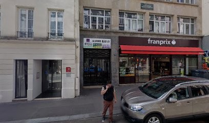 Appartement OpenFlats, Location de Vacances à Paris 09