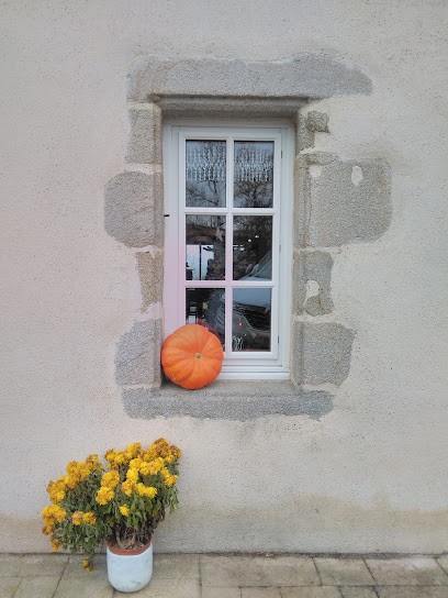 SARL LA REGUEILLAISE, Chambre d'Hôtes à Nueil-les-Aubiers