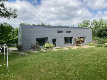 L'atelier, 2 Gites Pour 15 Et 2 Chambres D'hôtes, Location De Vacances à Semur-en-Auxois