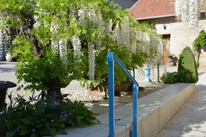 La Ferme Aux Glycines, Chambre d'Hôtes à Aillevans