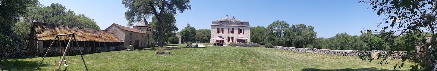 Domaine de Bach, Location de Vacances à Crégols