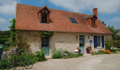 Ferme de la Fontenille, Chambres avec Tables d'hôtes, Gîte Rural, Producteurs de Truffes Noires, Miel et Noix du Berry, Chambre d'Hôtes à Lapan