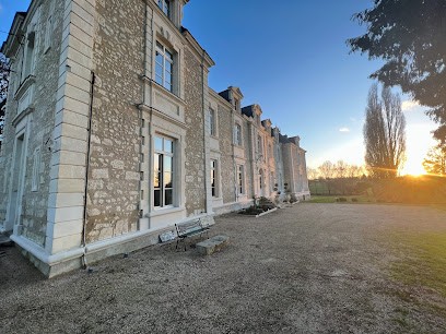 Château De Montaupin, Chambre d'Hôtes à Oizé