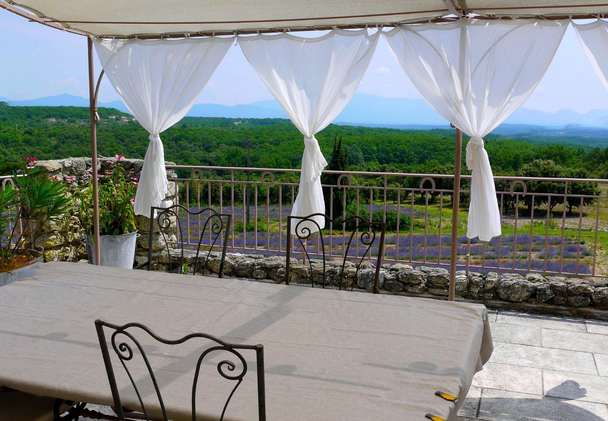 The Farm Eybrachas, Chambre d'Hôtes à Réauville