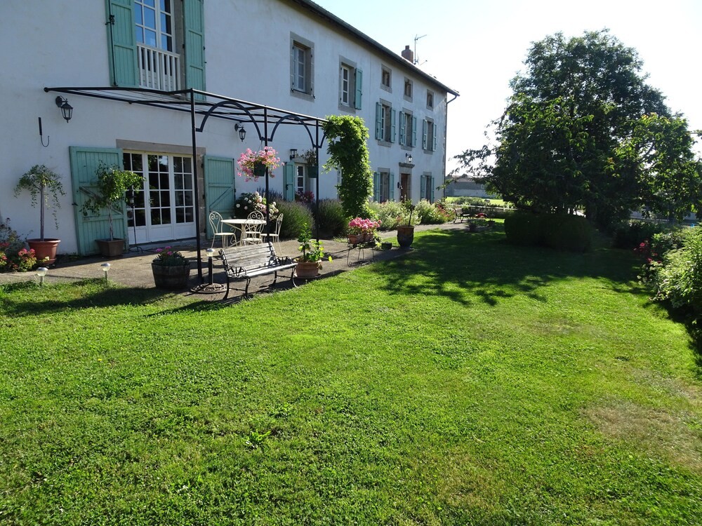 Au Bon Gré D'Hugoline, Chambre d'Hôtes à Blanzac