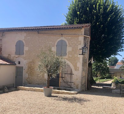 No 6, Chambre d'Hôtes à Saint-Jean-d'Angély