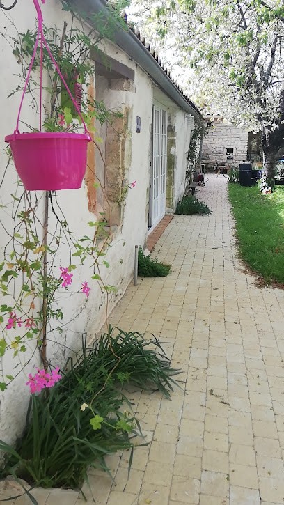 Autour d'un puits, Chambre d'Hôtes à Marsilly