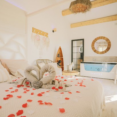 Villa CoCoon - Love Room 13 - Chambres D’hôtes Avec Spa Privatif En Provence, Chambre d'Hôtes à Cuges-les-Pins