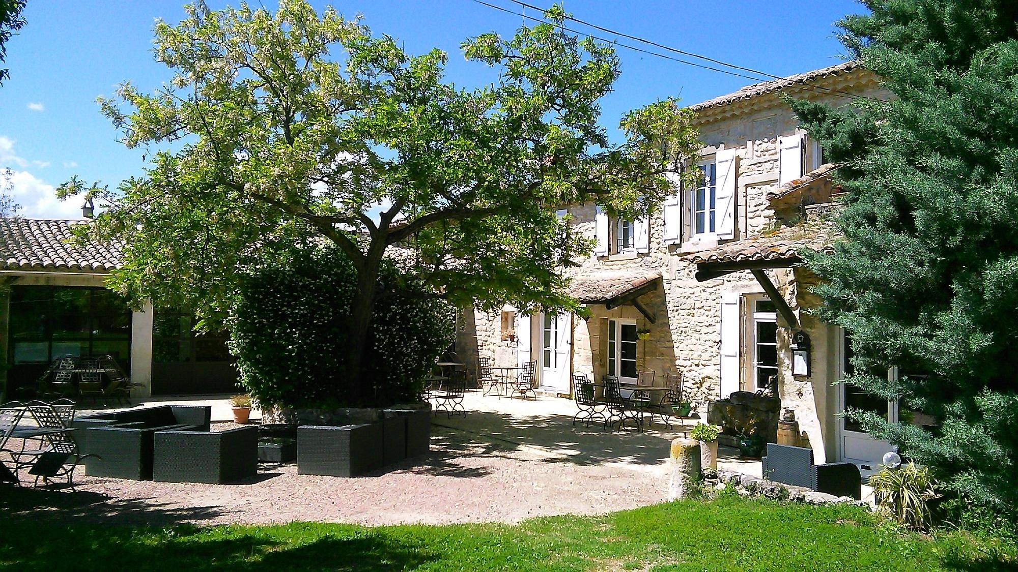 A LA MAISON D'HOTES, Chambre d'Hôtes à La Baume-de-Transit