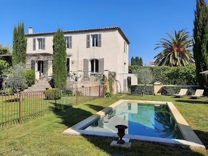 La Villa l'Orangerie, Chambre d'Hôtes à Vallabrègues