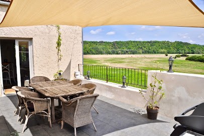 Maison Vacances Noyers, Location de Vacances à Noyers