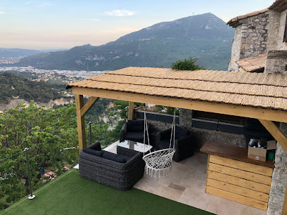 Le Manoir: Loveroom Avec Jacuzzi Privatif, Chambre D'hôtes à la Roquette-sur-Var