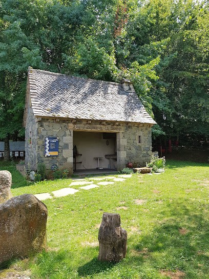 Sentier de l'imaginaire de Lacroix Barrez, Chambre d'Hôtes à Lacroix-Barrez