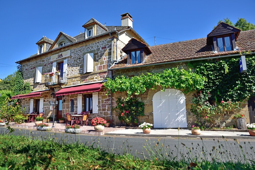 La Diligence NOAILHAC, Chambre d'Hôtes à Noailhac