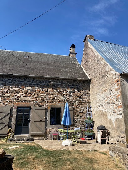 Le Logis du Haut Bonjon, Location de Vacances à Marcenat
